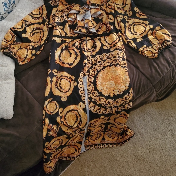 Romantic Silky Button-Up/Tie-Waist Ruffle Duster - Picture 8 of 12